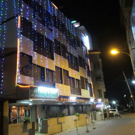 Diamond Hotel Daman Exterior foto