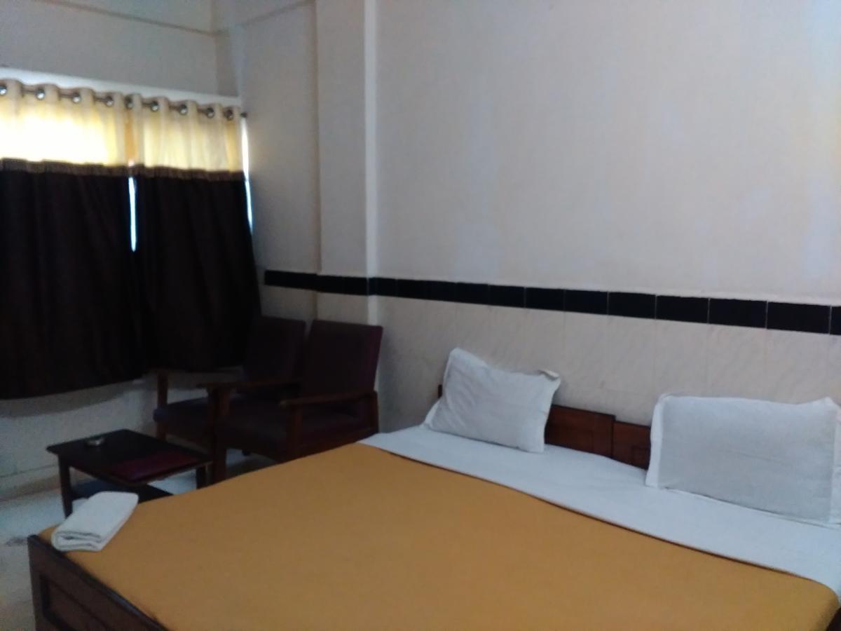 Diamond Hotel Daman Quarto foto