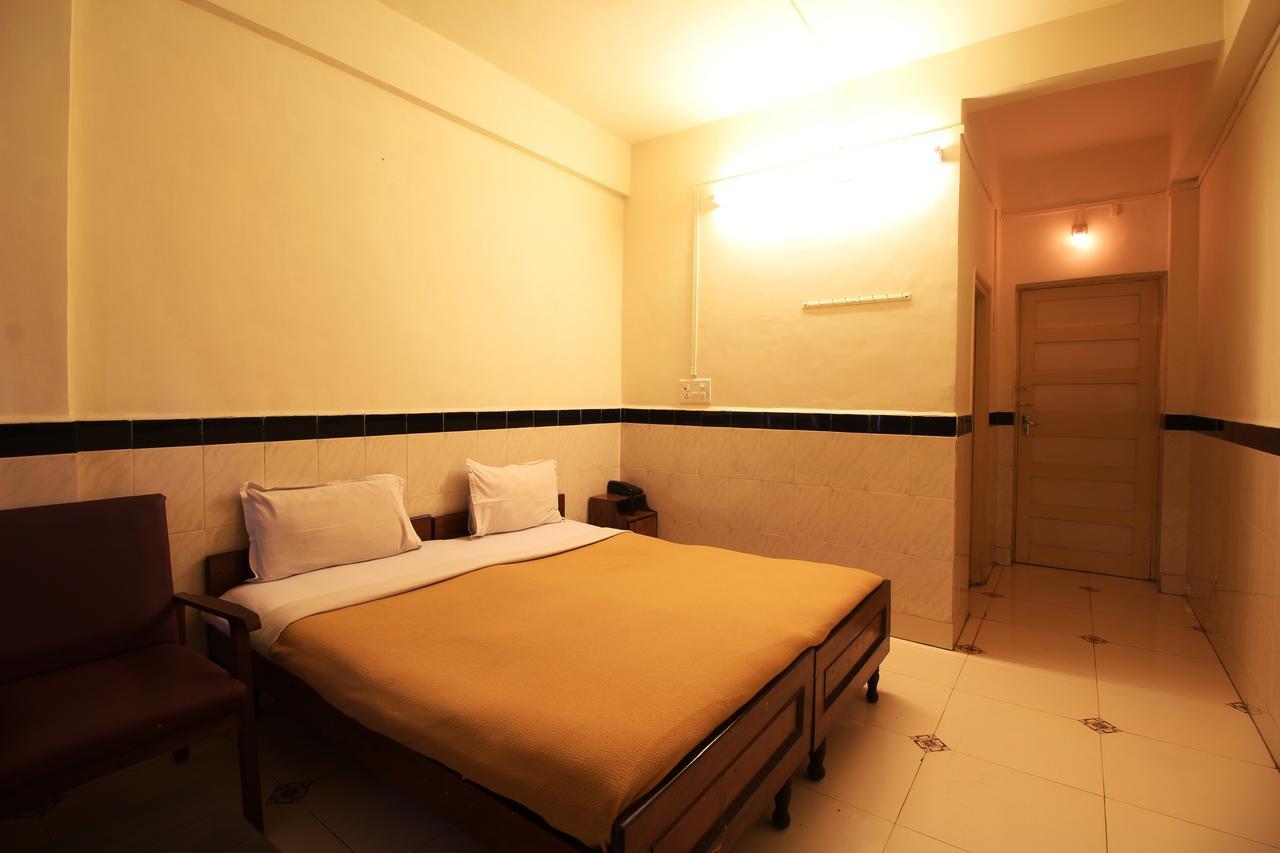 Diamond Hotel Daman Exterior foto